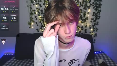 slutkai online show from November 29, 12:01 am