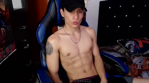 Snapshot of kanekixxxhot chatting on March 5, 8:12 pm andres online show from March 5, 8:12 pm
