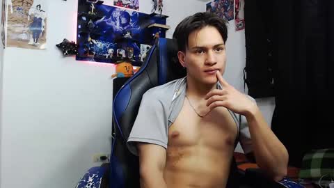 Snapshot of kanekixxxhot chatting on October 3, 2:33 pm andres online show from October 3, 2:33 pm