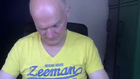 Robbie online show from April 23, 2:08 pm