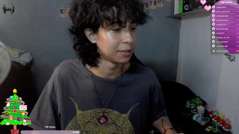 Snapshot of kariozzz chatting on December 12, 6:10 pm call me kai 3 online show from December 12, 6:10 pm