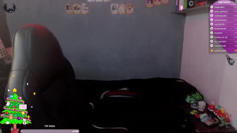 Snapshot of kariozzz chatting on December 11, 1:49 am call me kai 3 online show from December 11, 1:49 am