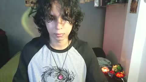 Snapshot of kariozzz chatting on March 11, 12:39 pm call me kai 3 online show from March 11, 12:39 pm