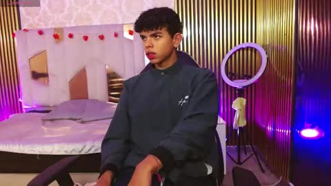  keahi  online show from April 13, 7:14 pm