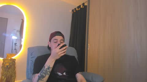 Snapshot of kendel_dimitri chatting on January 21, 6:12 am kendel_dimitri online show from January 21, 6:12 am