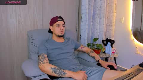 Snapshot of kendel_dimitri chatting on October 12, 3:55 am kendel_dimitri online show from October 12, 3:55 am