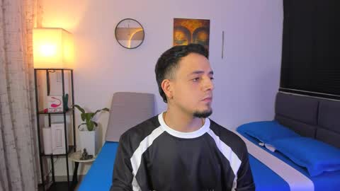 kendel_dimitri online show from June 1, 4:02 am