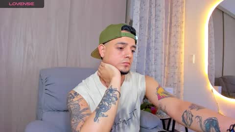 Snapshot of kendel_dimitri chatting on September 25, 2:32 am kendel_dimitri online show from September 25, 2:32 am