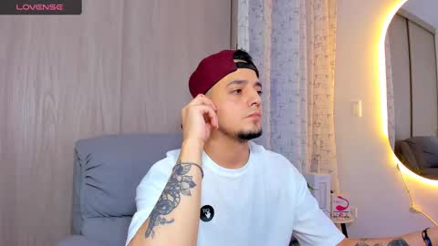 Snapshot of kendel_dimitri chatting on October 2, 5:11 am kendel_dimitri online show from October 2, 5:11 am