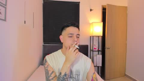 kendel_dimitri online show from April 24, 9:22 am