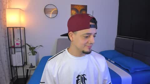 kendel_dimitri online show from June 4, 4:18 am