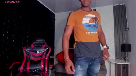 Snapshot of kender21_ chatting on December 23, 12:57 am Kender online show from December 23, 12:57 am