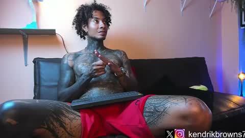 Snapshot of kendrik_brown chatting on January 28, 6:49 pm kendrick brown online show from January 28, 6:49 pm
