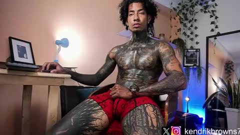 Snapshot of kendrik_brown chatting on January 31, 5:53 pm kendrick brown online show from January 31, 5:53 pm