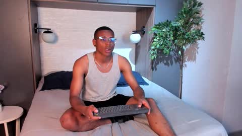 Kenny Thompson online show from March 6, 9:12 pm