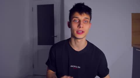 Peter     online show from November 23, 9:37 pm