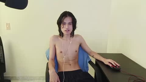 kenyy_x online show from October 22, 8:11 pm