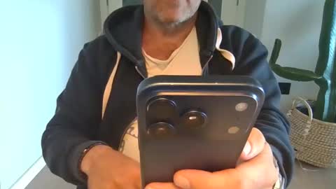 Anton online show from May 6, 4:18 pm