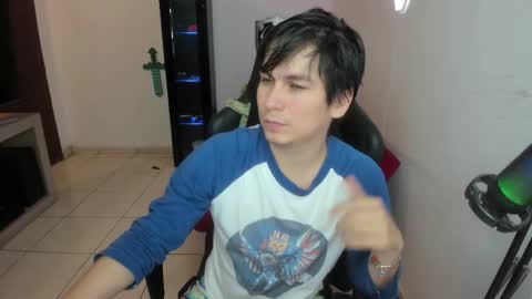 Snapshot of kevin873s chatting on October 17, 11:53 pm Kevin online show from October 17, 11:53 pm