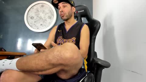 Snapshot of kevin_bronx chatting on January 20, 1:32 pm Kevin online show from January 20, 1:32 pm