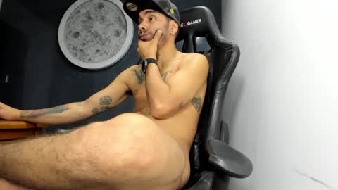 Snapshot of kevin_bronx chatting on February 20, 3:34 am Kevin online show from February 20, 3:34 am