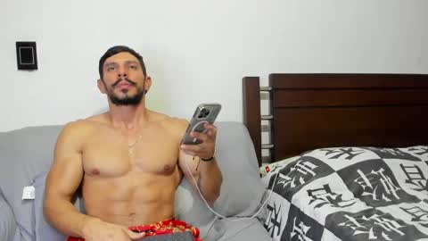 kevin_malone22 online show from May 17, 3:14 am