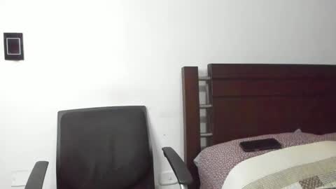 kevin_malone22 online show from October 17, 2:15 am