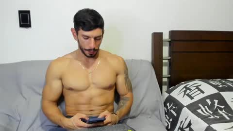 kevin_malone22 online show from May 2, 2:03 am