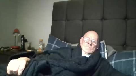 kevlooking4sez online show from February 18, 1:48 am