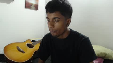 khevinlopezonig online show from December 25, 3:29 am