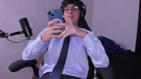Snapshot of khozler_ chatting on September 16, 11:27 pm khozler_ online show from September 16, 11:27 pm