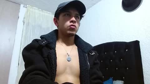 Snapshot of kianryu chatting on September 16, 1:28 am Adrian Chlloe online show from September 16, 1:28 am