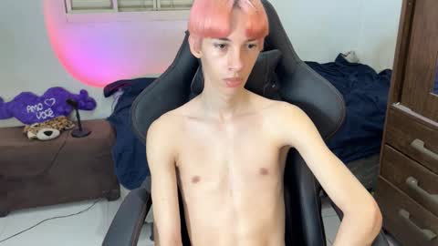 kiantwink online show from November 3, 9:38 pm