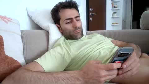 kikkus01 online show from April 23, 1:02 pm