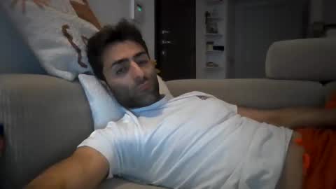 kikkus01 online show from April 25, 8:28 pm