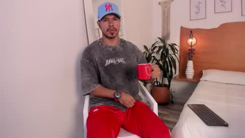 Kilua Muscle guy online show from November 8, 10:13 pm