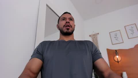 Kilua Muscle guy online show from June 6, 9:21 pm