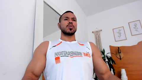 Kilua Muscle guy online show from April 22, 8:24 pm