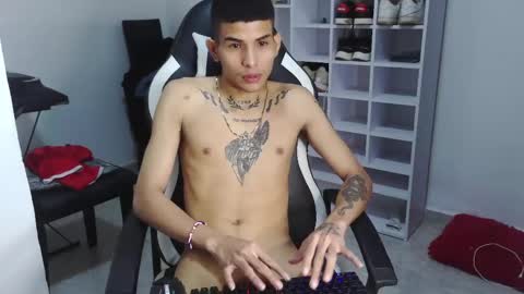 Snapshot of king_bryan19 chatting on December 16, 8:16 pm bryan online show from December 16, 8:16 pm