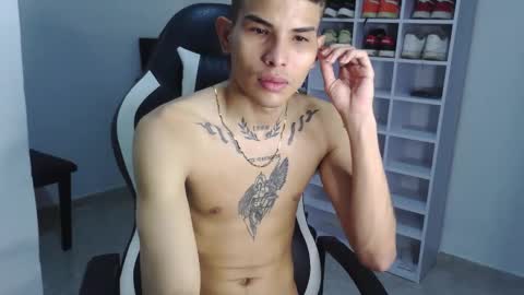 Snapshot of king_bryan19 chatting on January 1, 5:55 pm bryan online show from January 1, 5:55 pm