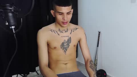 Snapshot of king_bryan19 chatting on February 4, 5:23 pm bryan online show from February 4, 5:23 pm