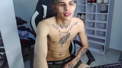 Snapshot of king_bryan19 chatting on December 23, 7:09 pm bryan online show from December 23, 7:09 pm