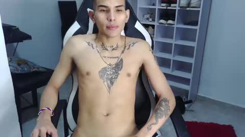 Snapshot of king_bryan19 chatting on December 12, 7:37 pm bryan online show from December 12, 7:37 pm