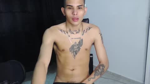 Snapshot of king_bryan19 chatting on January 20, 1:32 pm bryan online show from January 20, 1:32 pm