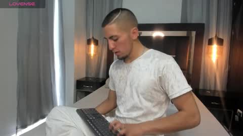 King Dante  online show from December 4, 3:43 pm