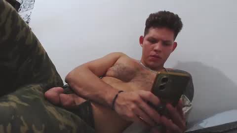 Snapshot of king_russo chatting on January 17, 6:04 am king_russo online show from January 17, 6:04 am