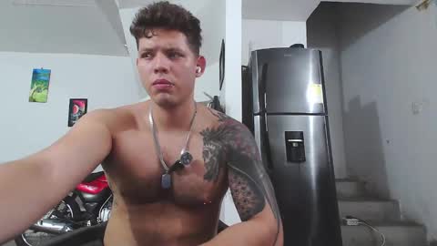 Snapshot of king_russo chatting on January 25, 2:47 am king_russo online show from January 25, 2:47 am