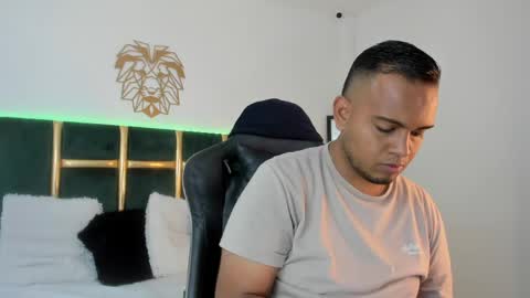 kingg_jay online show from May 24, 12:22 pm