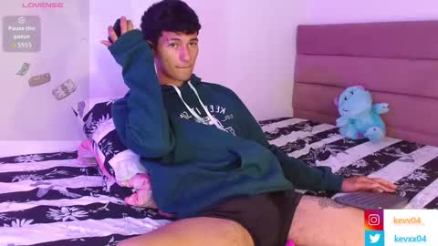  A L E X  online show from November 15, 6:04 am