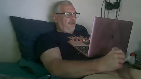 kingtongue10 online show from September 11, 5:12 pm